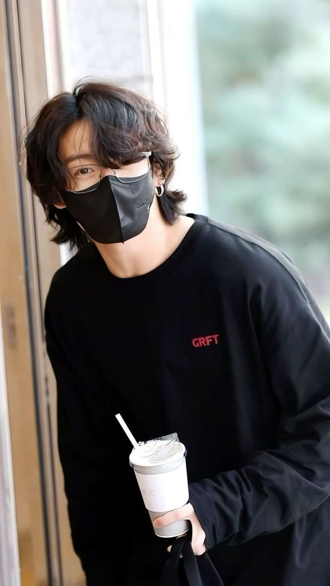 rt and reply with picture or GIF with:

I vote #Jungkook for #PopGoldenAwards2024