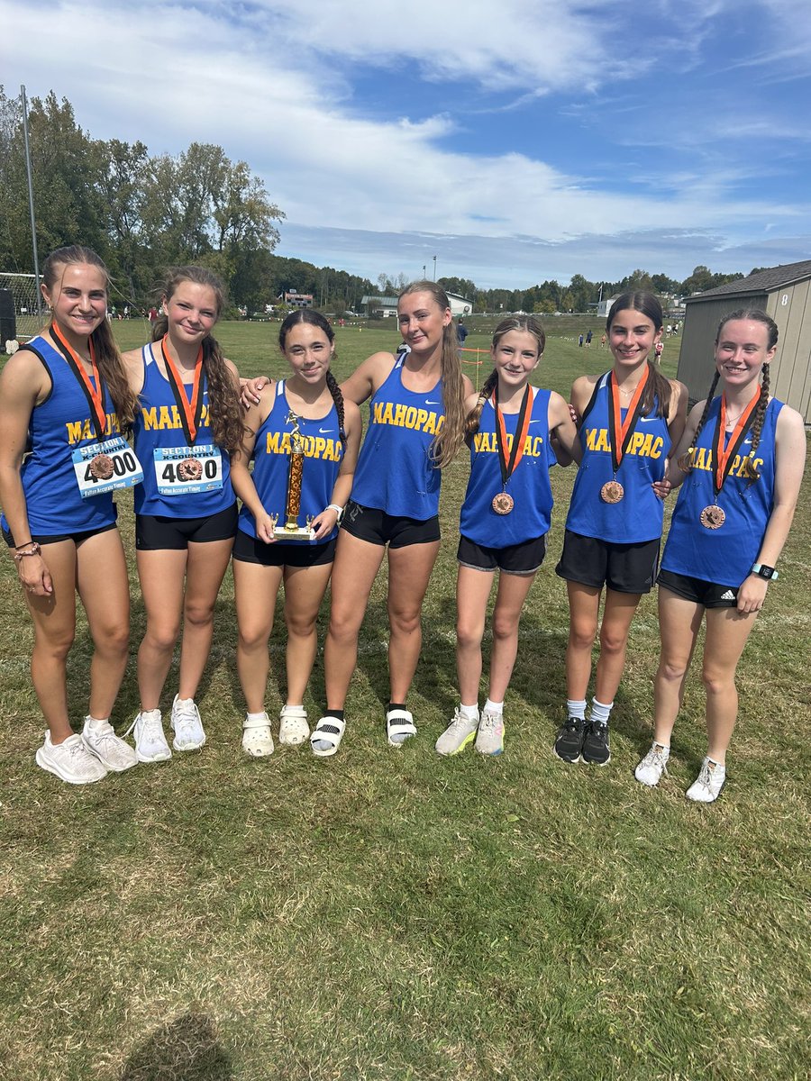 Mahopac XC tweet media