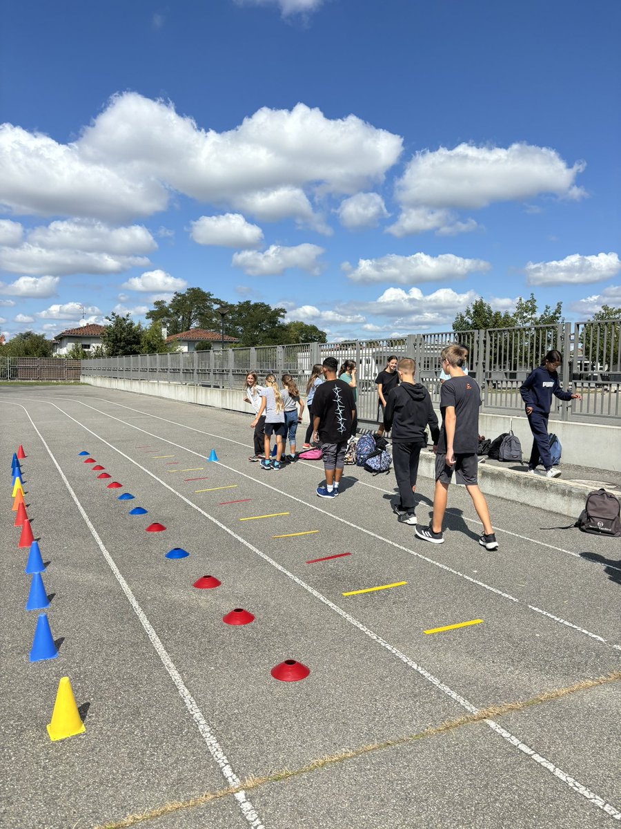 Portes ouvertes de l'Association Sportive du <a href="/Clg_HAuclert/">Collège Hubertine AUCLERT</a> . Les élèves sont venus nombreux pour célébrer la journée du sport scolaire et participer aux différentes activités proposées #JNSS2024 . <a href="/EpsToulouse/">EPS Académie Toulouse</a> <a href="/DSDEN31/">DSDEN 31</a> <a href="/G24Toulouse/">G24 Toulouse</a> <a href="/actoulouse/">Académie de Toulouse</a>