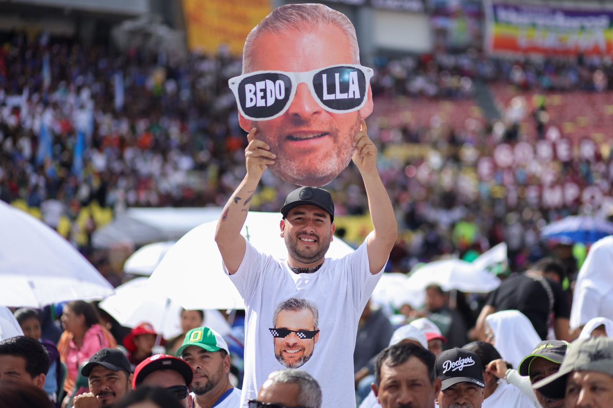 ARBedolla's tweet photo. Desde temprano, las y los asistentes al Tercer Informe de Gobierno han estado llegando al Estadio Morelos para presenciar este evento popular desde donde daremos cuenta de los logros alcanzados durante nuestra administración.
#MichoacánEsMejor https://t.co/ec7lXHpMUj