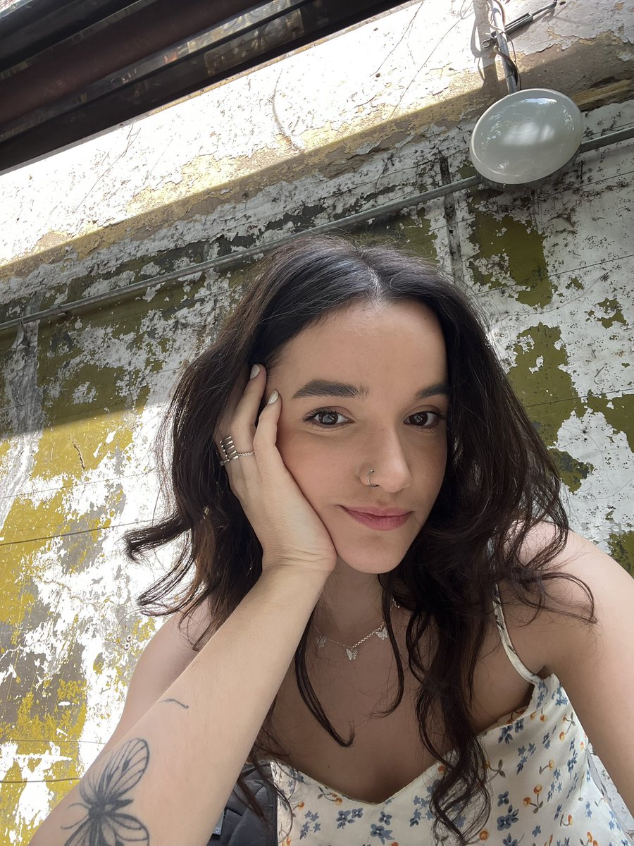 carolvirusss's tweet image. LAS FLORES