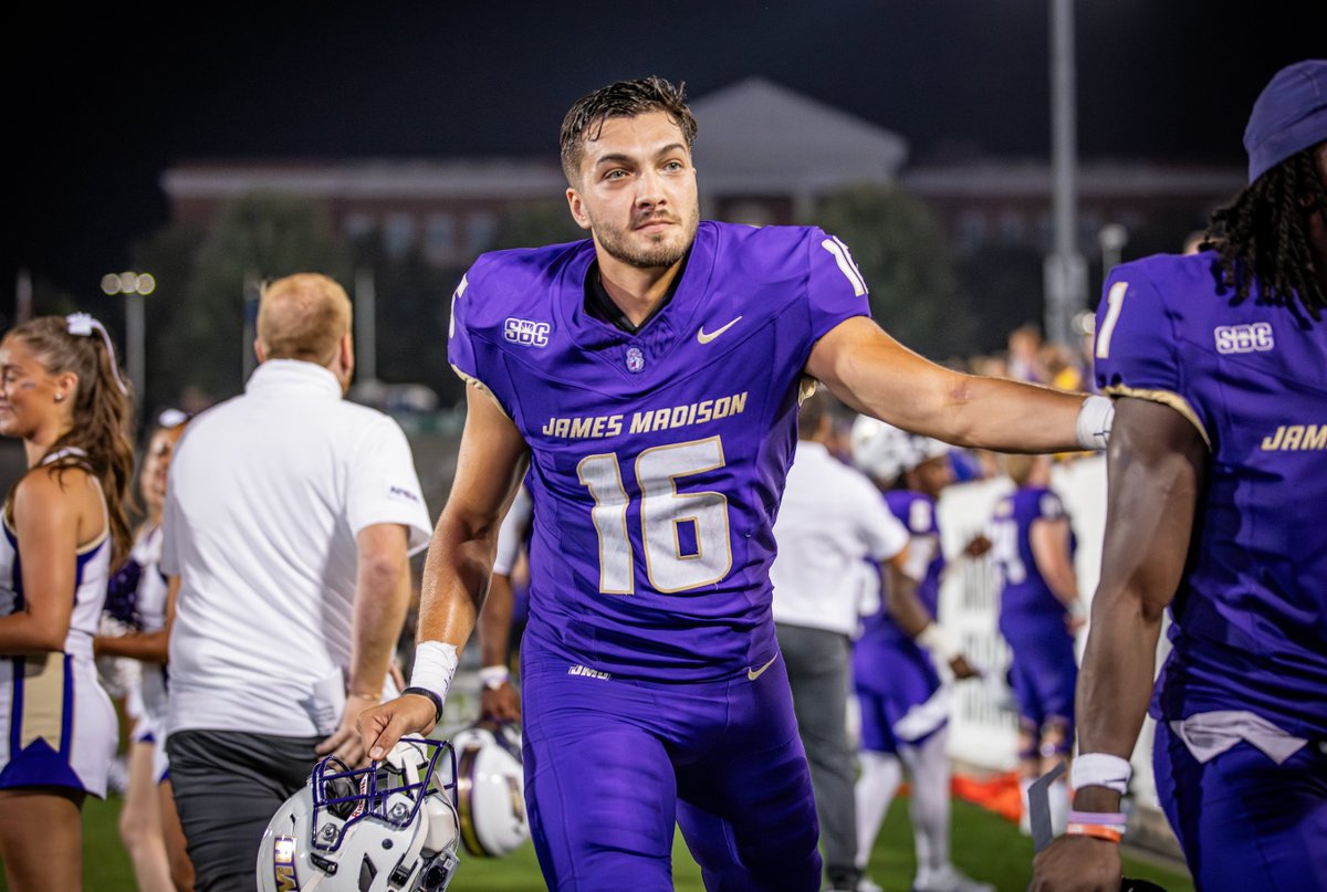 JMUFootball's tweet image. Noe BOOMS it from the 50 and we&apos;re on the board first 🫡

#GoDukes