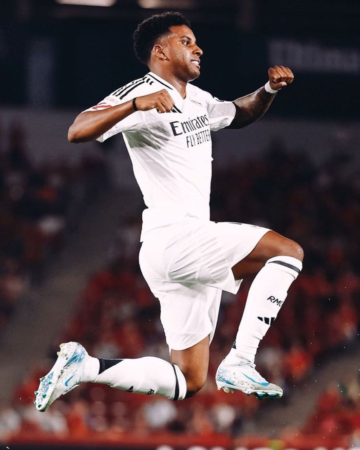 huyu chali ukumuangalia kwa mawenge unaweza mzarau kwa aina yake ya uchezaji ila ni bonge moja la mchezaji wakati mwingine