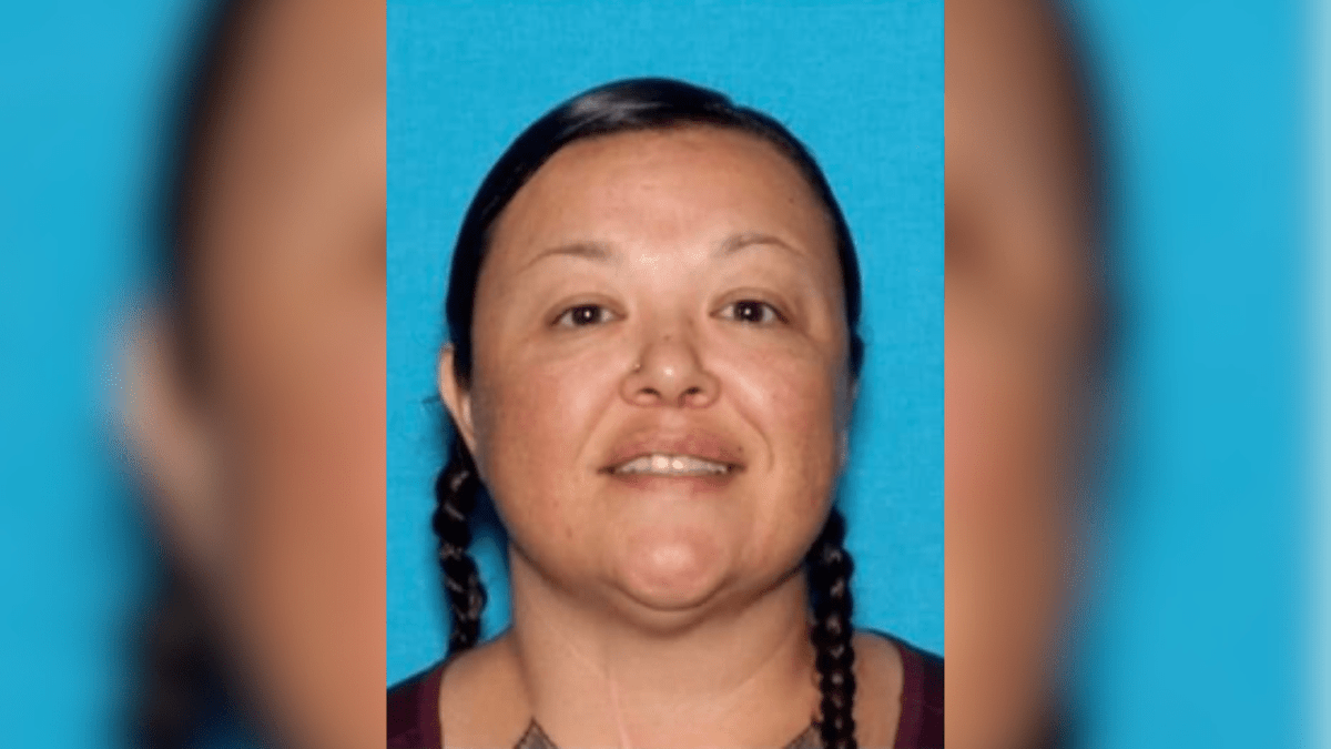 KTLA's tweet photo. A Feather Alert has been issued for a woman missing out of Lake Elsinore. https://t.co/5AjHVYzPen https://t.co/zwwgKoY6EV