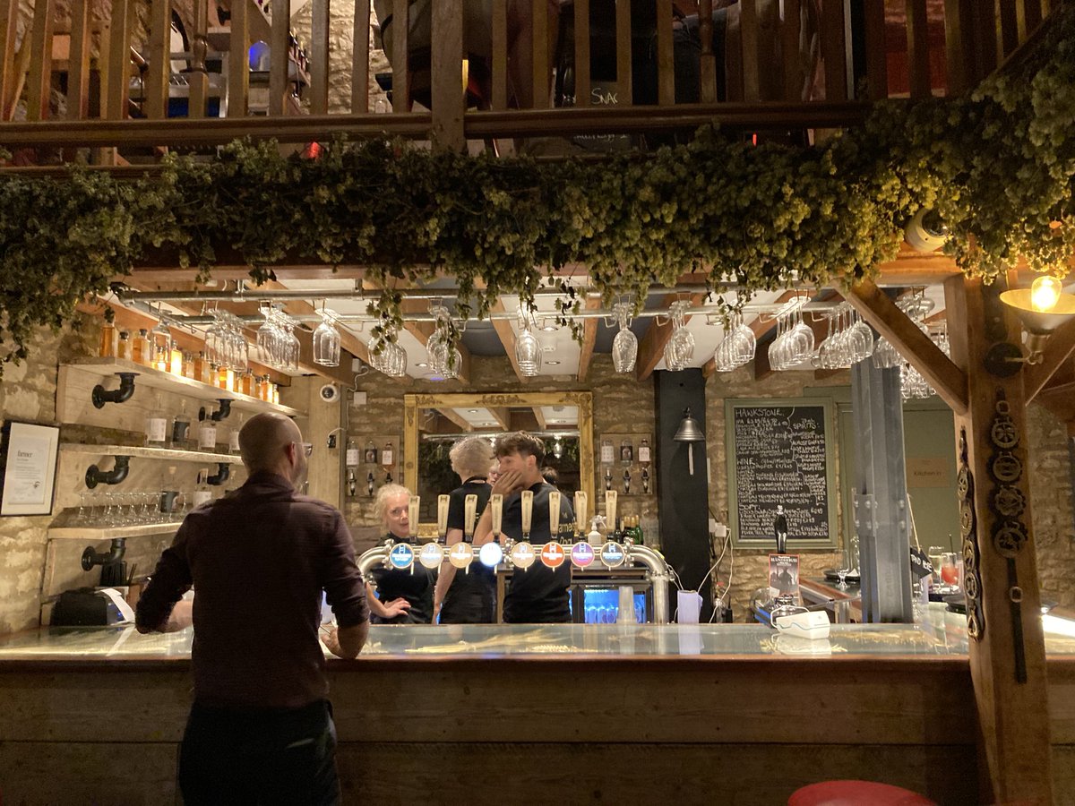 atkins_ajarvie's tweet photo. Lovely evening at my local the #farmersdog 
#clarkson #sourcebritish https://t.co/ZesVLIRh97