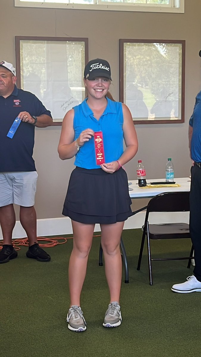 MHSjacketgolf's tweet photo. The girls competed in really hot tough conditions at the sectional today. Congratulations to Anna Sowders on finishing second  overall to advance to the Country Oaks Regional https://t.co/neRwbqgPRk