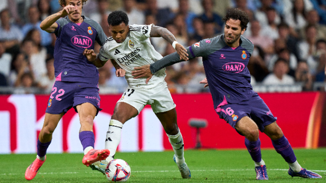 Gol a Gol (@golagole3) on Twitter photo 📽️ Amplis resums del #RealMadridEspanyol i #ValenciaGirona
🔜 Prèvia del #VillarrealBarça
⚽️ Totes les imatges del futbol internacional
⏰ 23h
🎙️ Presenta Jordi Grau
🗣️ Gerard López, <a href="/mariafdezvidal/">Maria FernándezVidal</a>, <a href="/Aparicio_L/">Laura Aparicio</a> i <a href="/JoanPoquiEraso/">Joan Poquí</a>
#GolaGolE3
👉🏽 ccma.cat/3cat/directes/ 📽️ Amplis resums del #RealMadridEspanyol i #ValenciaGirona
🔜 Prèvia del #VillarrealBarça
⚽️ Totes les imatges del futbol internacional
⏰ 23h
🎙️ Presenta Jordi Grau
🗣️ Gerard López, <a href="/mariafdezvidal/">Maria FernándezVidal</a>, <a href="/Aparicio_L/">Laura Aparicio</a> i <a href="/JoanPoquiEraso/">Joan Poquí</a>
#GolaGolE3
👉🏽 ccma.cat/3cat/directes/