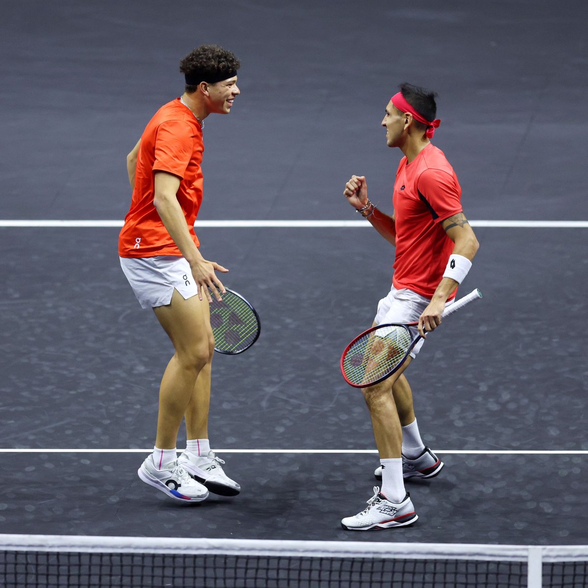 atptour's tweet photo. Taking care of business 💼

@BenShelton &amp; Tabilo cruise past Ruud &amp; Tsitsipas 6-1 6-2 to give Team World an 8️⃣-4️⃣ lead heading into day three.

@LaverCup | #LaverCup https://t.co/xquA6XhRaS