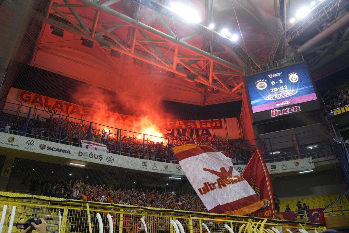 GalatasaraySK's tweet photo. Biz yakarsak söndüremezler! 🦁 https://t.co/M6NWx3jqfK