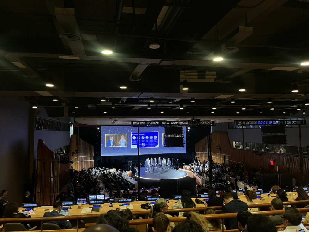 #AI is shaping the future of humanity. At the #UNFutureSummit, experts are discussing how to govern it responsibly, ensuring it serves everyone, not just a few. Today’s decisions will define tomorrow.

#ActionDays #InnovateForHumanity 
#AZEyouth