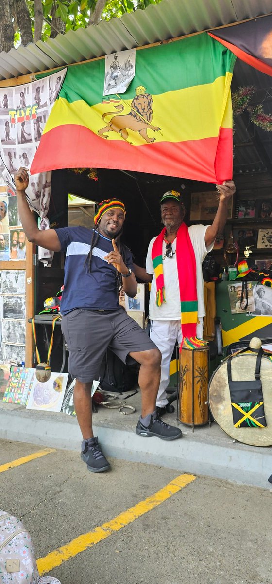 JoshTheFixer's tweet photo. Met Bongo Herman at Bob Marley's House, now turned into a museum (no phones allowed inside) - Bob Marley's friend and percussionist. Now 80, with Amazing stories. He insisted on the one finger...for One Love. https://t.co/a5Oejgrz90