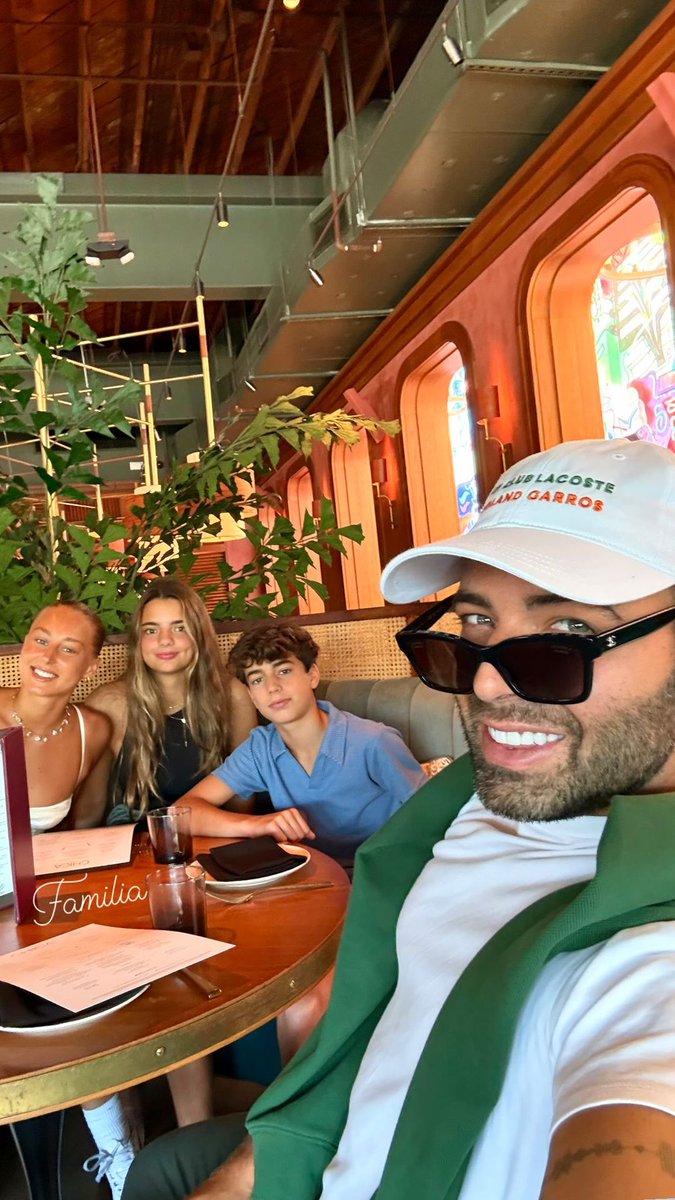 Cortesía <a href="/jencarlosmusic/">Jencarlos</a> IG Stories 
Familia @livi_fe @orianalanderr 
#NickolasCanela #JencarlosCanela