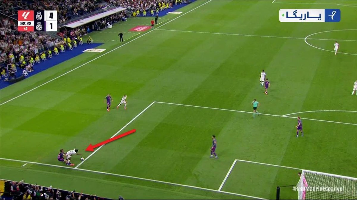 Bri_an2's tweet photo. Real Madrid's penalty was outside of the box 💀

At least try and hide corruption https://t.co/zM0Fu1KqrV