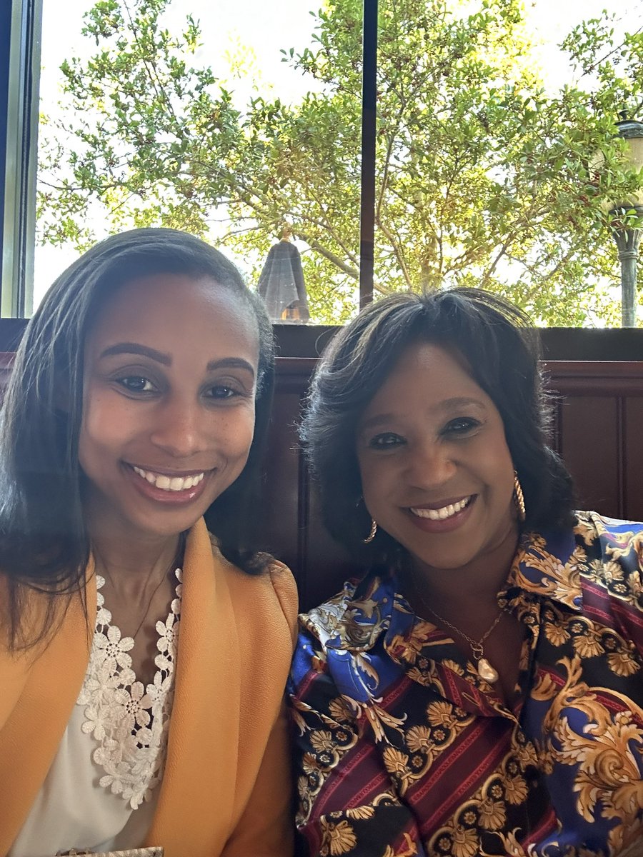 Kim Murphy tweet media