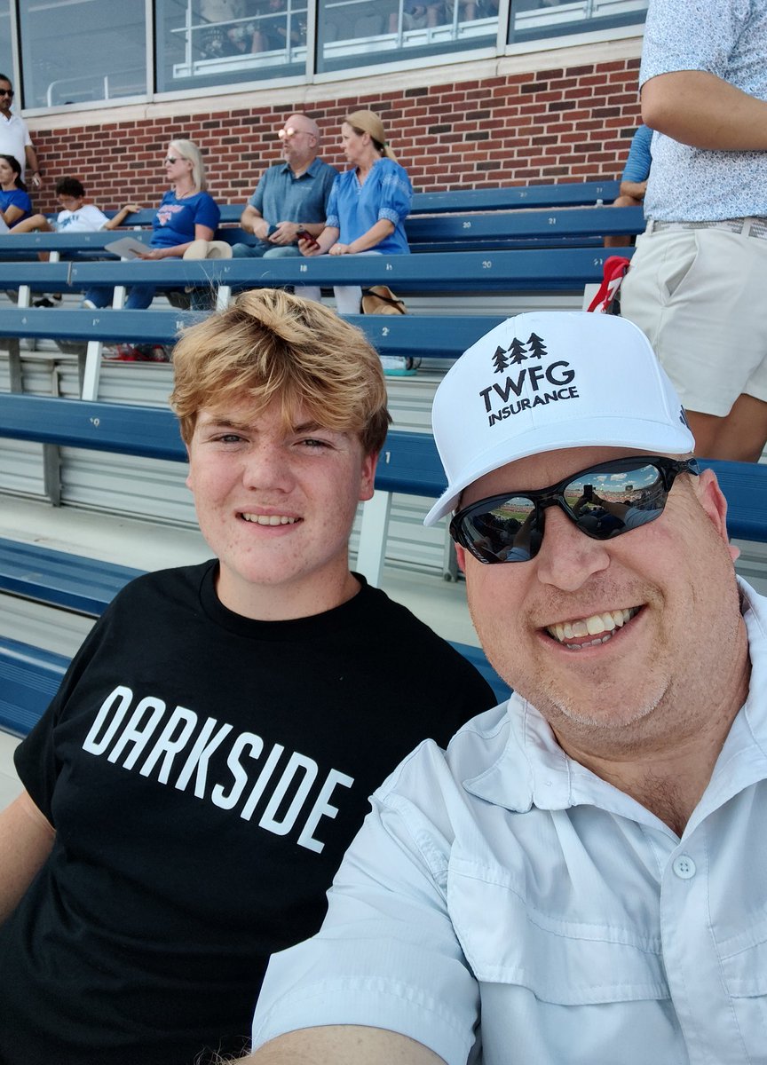 coachtimwylie's tweet image. My boy and I are at @SMUFB today to watch them battle for the Iron Skillet. Really impressed with the Garry Weber End Zone Complex and the Armstrong Football Center. I'm also impressed with my walking ability. 🙏 Thankful! #GettingBetter #PonyUpDallas