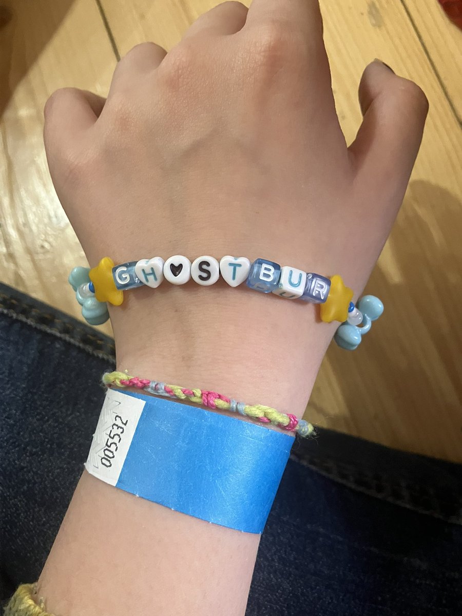 Nicolasishappy's tweet photo. We were on convention today as Ghostbur and we got this from some random Tommy 
I love that 🥹🫶💙 https://t.co/S4tDiEVsNT