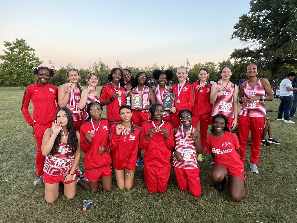HFXCountry's tweet photo. A night of PRs, season bests, and overall great races! Thank you @BremenXCTrack for hosting and including us. https://t.co/W3ymmCJipT