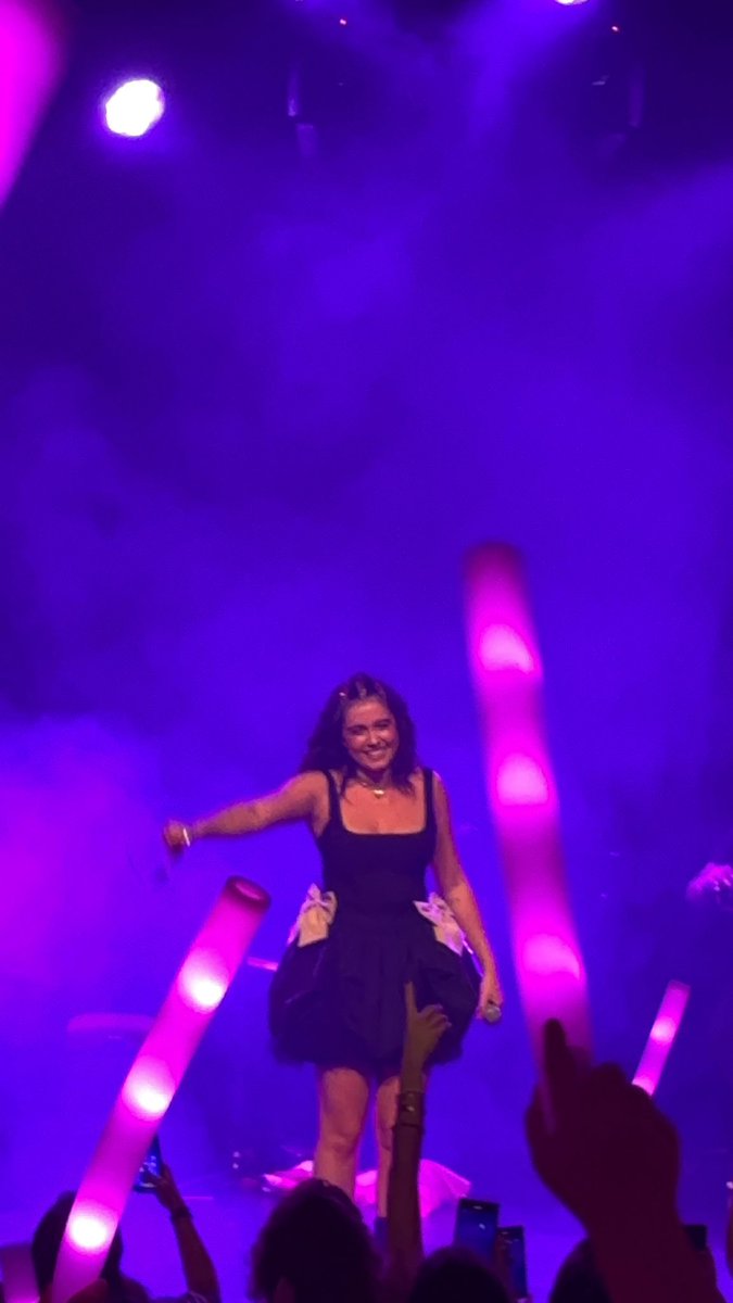 unamexicanx's tweet photo. LA CARITA DE JOEY VIENDO A CHIARA NONO, el está orgulloso de su hermana https://t.co/irDcQlTosv