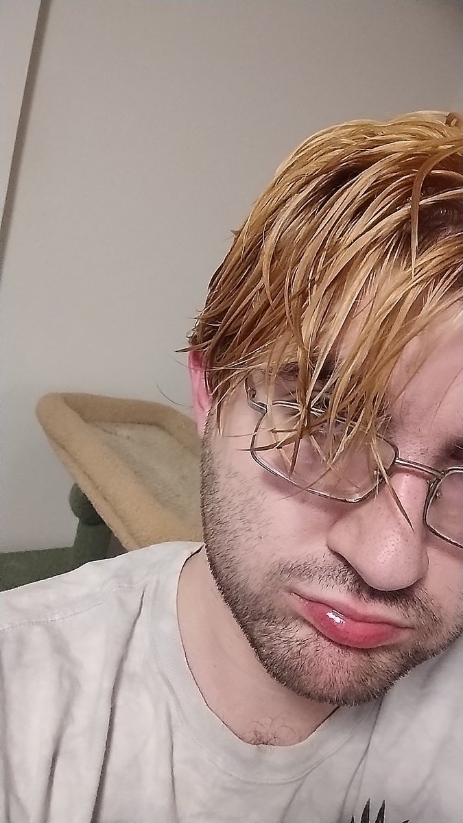 theF0xxo's tweet photo. I'm back, I mean barely but I'm back nonetheless https://t.co/nimx1lVW5s