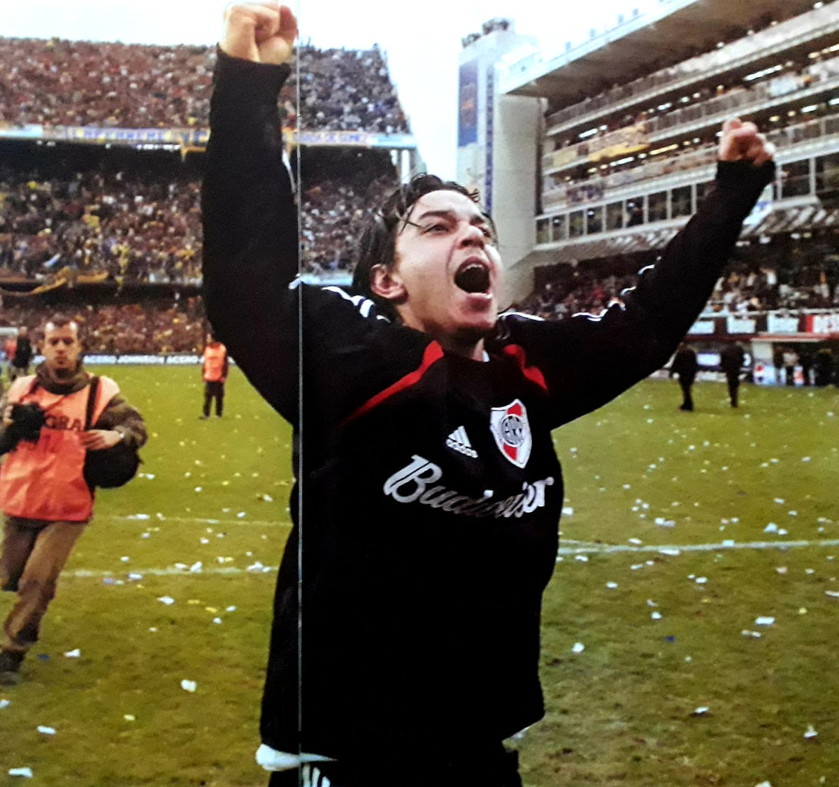 Termontiel_'s tweet photo. LA MANERA MAS HERMOSA Y SUFRIDA POSIBLE DE GANARLES

SE VAN TODO COJIDOS Y A LLORAR HASTA FIN DE AÑO

MARCELO GALLARDO EN EL PATIO DE SU CASA

OTRA VEZ https://t.co/o9PSWPWcHm