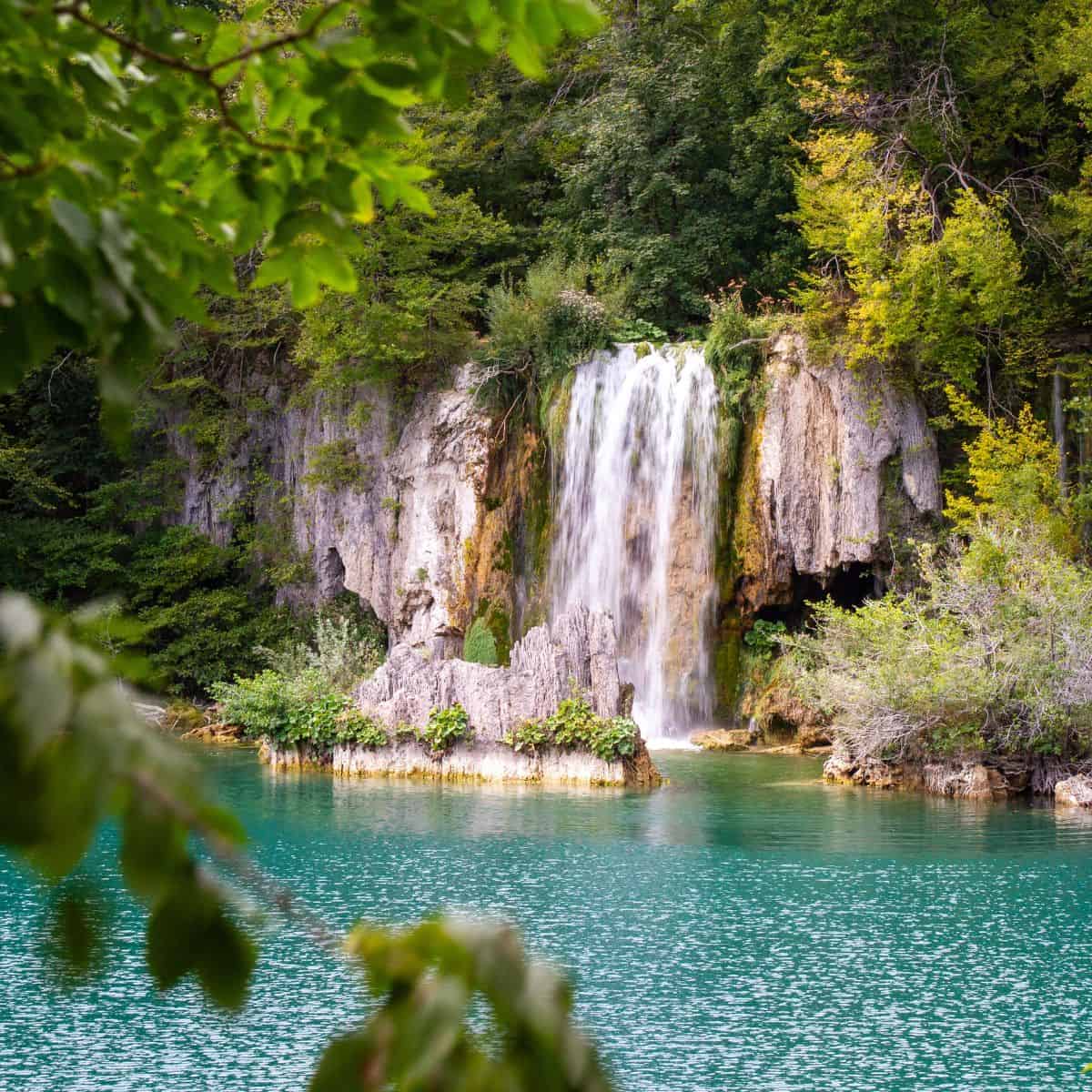 TSFraudSTOP's tweet photo. Plitvice Lakes National Park – Croatia’s most stunning falls https://t.co/j75541kGAR https://t.co/filTrkb3Rk