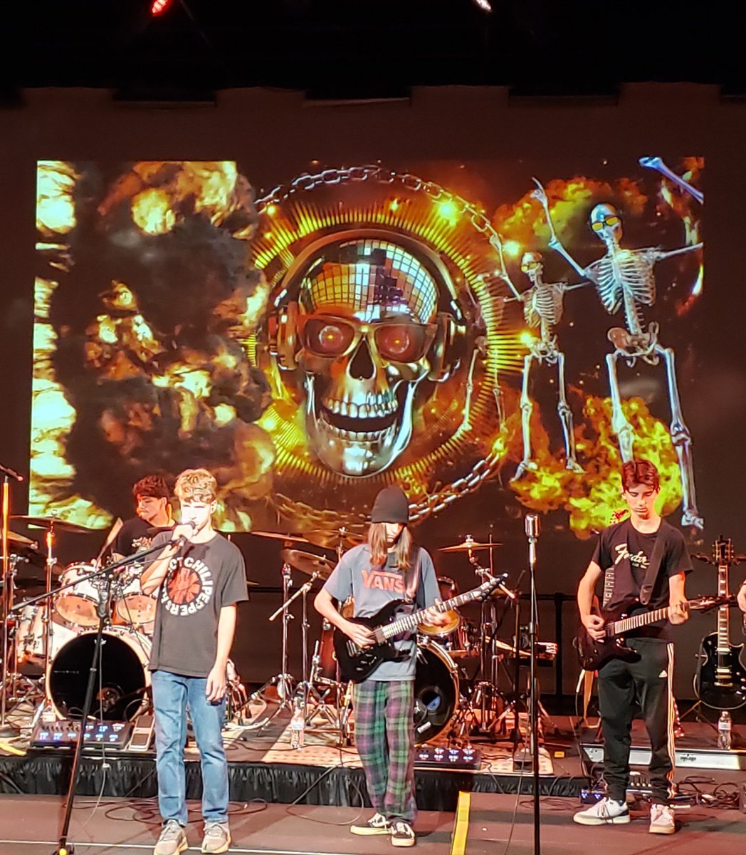 hnmgso07's tweet image. Highlights from FACEMELT!!! Thank you all for coming to see these awesome rockers! Be sure to stay updated for more HNMA events!!!

#highlandnorthmusic #facemelt #studentconcert #musicacademy #downtowngreensboro #greensboromusic