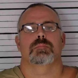 Esso_Bregor's tweet image. If this is true, Stines not only deserves to be free, he also should not be charged.  This man stood up for his daughter and removed one child predator from the world. He should be celebrated as a hero. #FreeMickeyStines