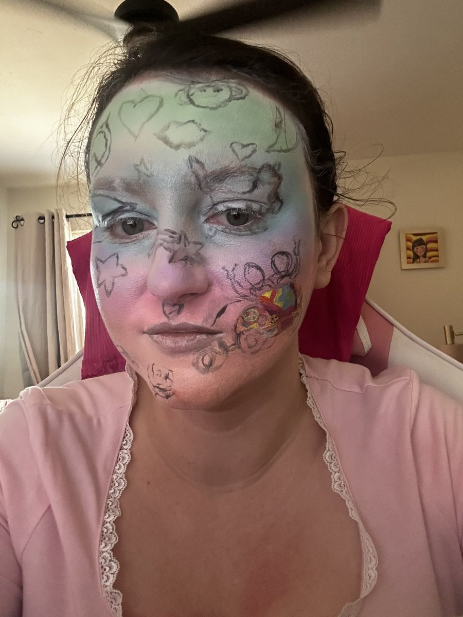 makeupsloot's tweet image. Doing a Lisa Frank look, tf did I get myself into?