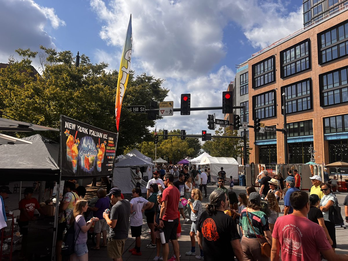 mayorofbullcity's tweet photo. @CityofDurhamNC is alive and vibrant today. Welcome to #Centerfest https://t.co/Rcegp22SdE