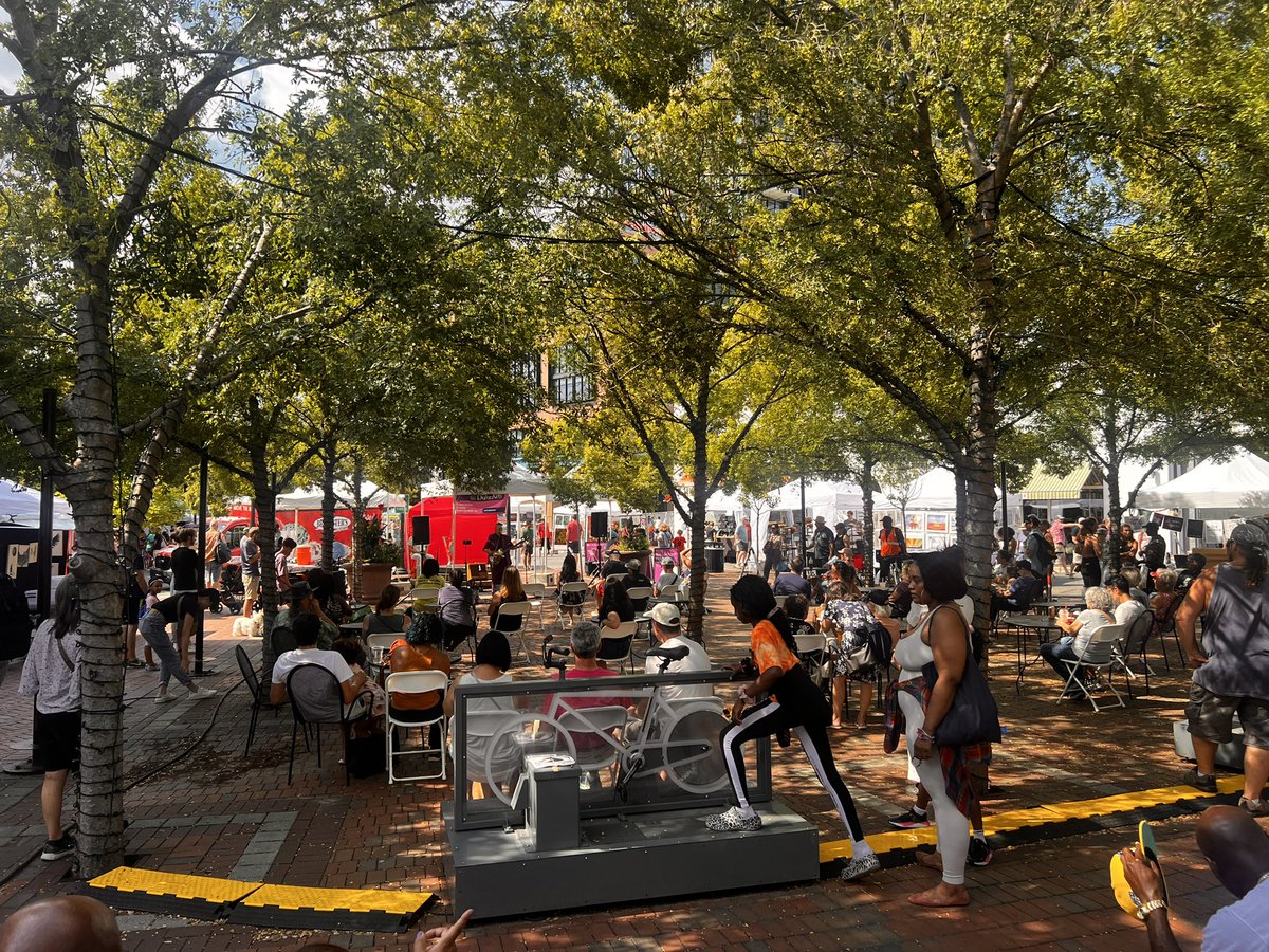 mayorofbullcity's tweet photo. @CityofDurhamNC is alive and vibrant today. Welcome to #Centerfest https://t.co/Rcegp22SdE