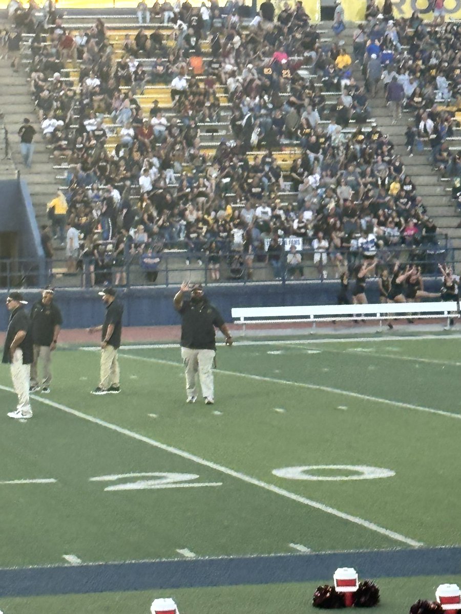 PPatterson_2017's tweet photo. Balloons made reviewing force and motion a good time! Hands on learning is truly the best kind of learning! Last night, the Aztecs took on Eastwood and…WHAT A GAME!! They got the win, we got to see our favorite person so we won, too! @CoachCpat_JHM #fifthgradescience #allin https://t.co/P3eFwxftqe