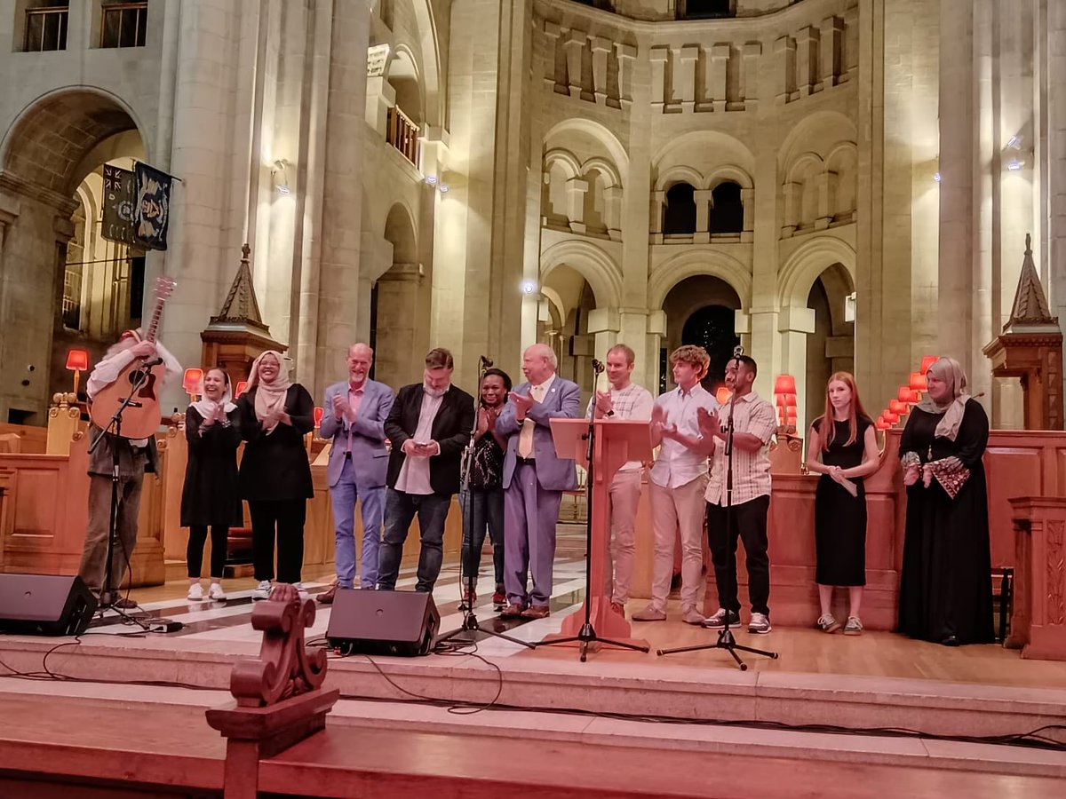 “And when we dance we'll dance together When we cry we'll hold each other And when we love we'll love forever
Down by the Lagan side” a lovely finish to a great night celebrating International Day of Peace. This is the Belfast I know and love. #PeaceDay2024