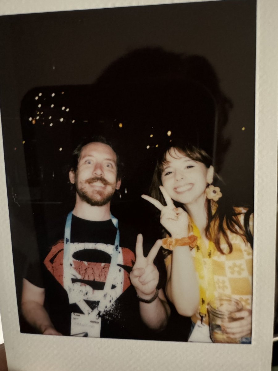 DSMdiesel's tweet photo. Friday night at #TwitchCon was wonderful. @KatyBentz and @whoischelsea_ were absolute delights. https://t.co/bfymP4zsyv