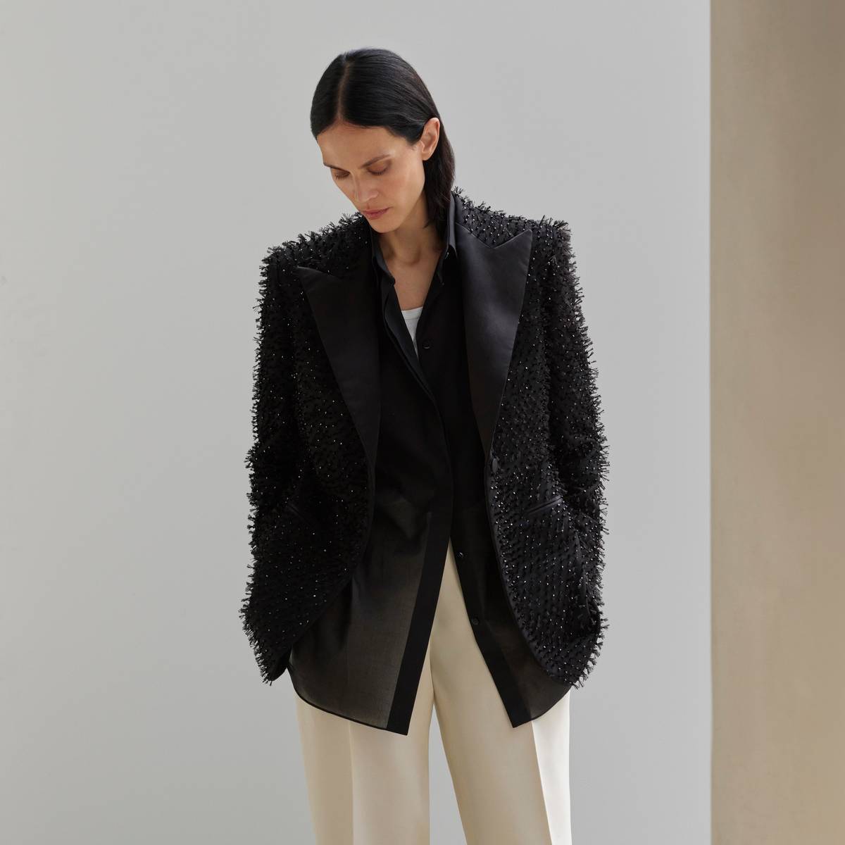 Brioni La Donna primavera estate 2025: eleganza e artigianalità in equilibrio perfetto dlvr.it/TDWbNj