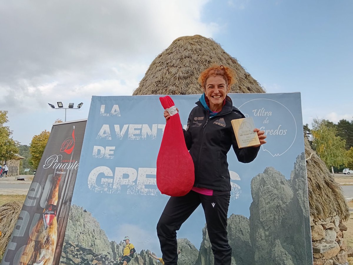 La ganadora del Ultra Minerva Muñoz Soler se llevó el jamón de <a href="/CarnaviPinante/">Carnavi Pinante | Ávila</a> en el Ultra de Gredos 2024