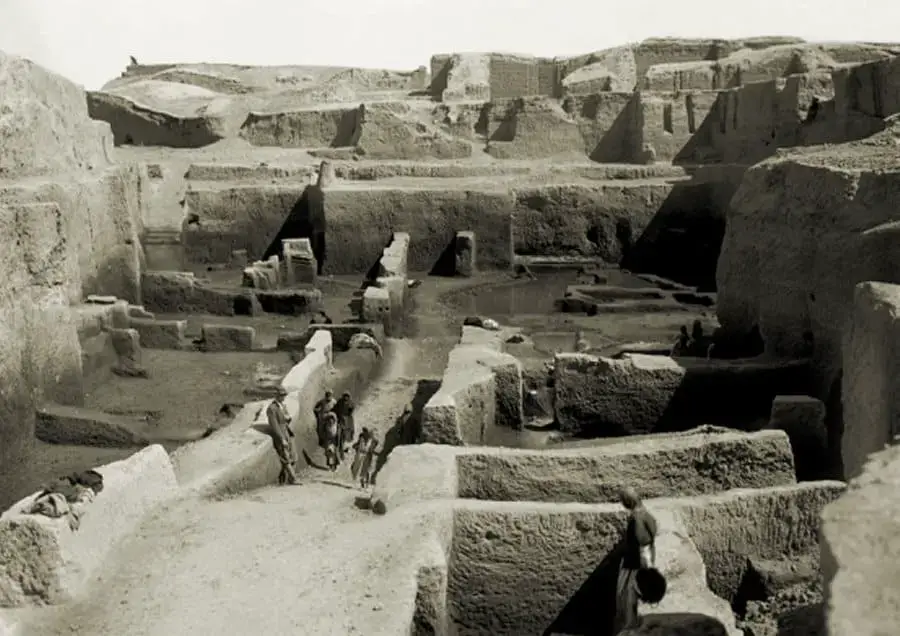 ufo_etc's tweet photo. Before Noah’s Great Flood: Here Are 3 Flood Stories That Predate The Bible: Evidence has been brought forward by a number of archaeologists who argue that a massive deluge swept across the Earth between 5,000 and 7,000 years ago. Some argue that the… https://t.co/5vbrs12gIS https://t.co/FejDtghrja