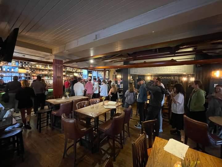 pub_queues tweet media