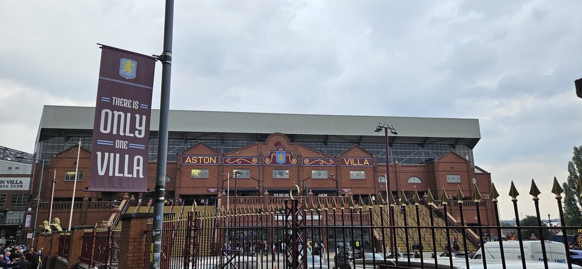 92haiku's tweet photo. ✅️ Poor ref
✅️ Timewasting away team
✅️ Drenched in a thunderstorm
✅️ Return train cancelled

✅️ Great time, 10/10, would do again

#AVFC #HomeDays #Groundhopping https://t.co/qD6KvasbyV