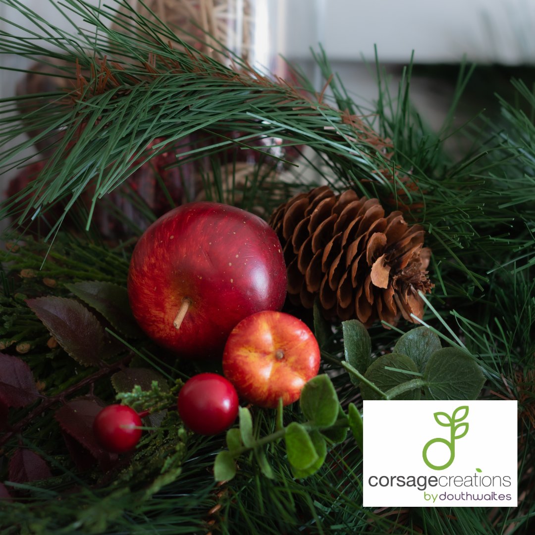 CorsageCreation's tweet photo. At Corsage Creations, we LOVE getting into the festive spirit early. 
https://t.co/1Z6BbTGfzz

#ChristmasInSeptember #ChristmasCollections #FestiveSeason https://t.co/Bly1QAx4aK