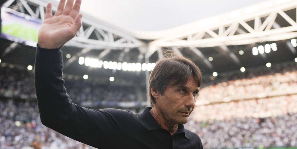 Conte torna allo Stadium, per la prima volta con i tifosi della Juve: così lo hanno accolto dlvr.it/TDWbMV