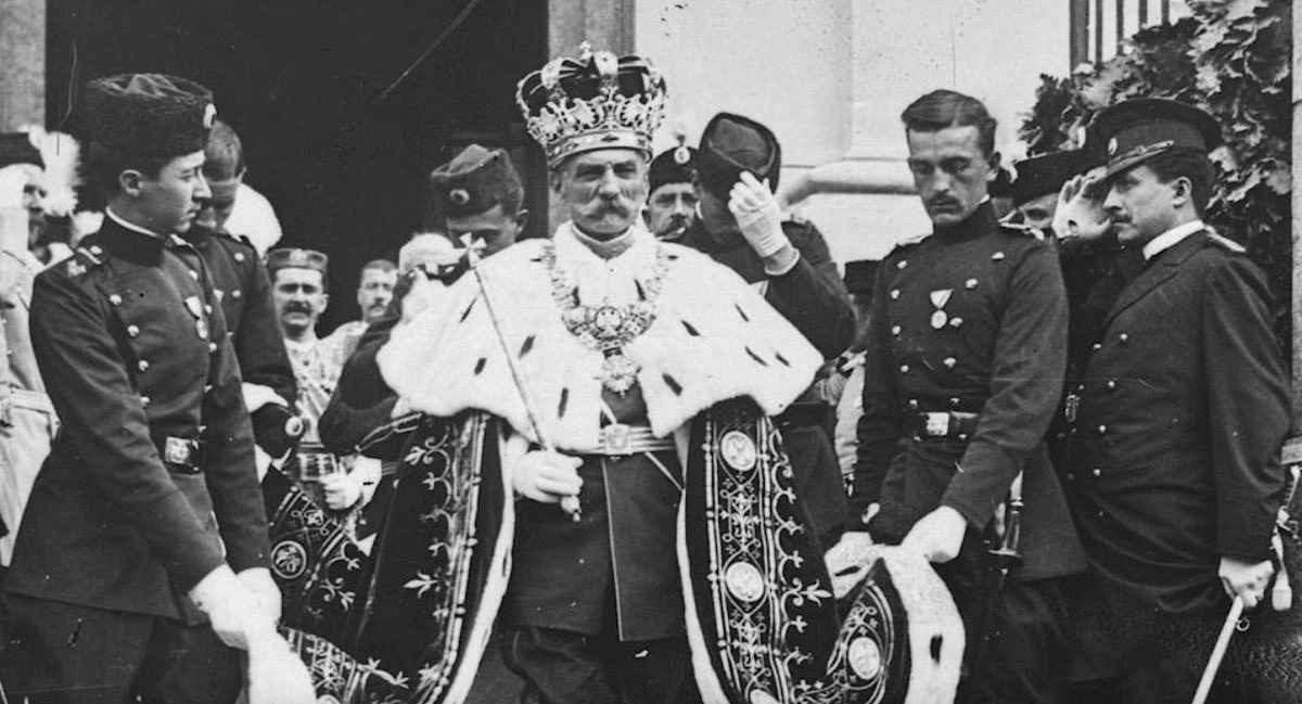 SerbianSpirit_'s tweet photo. 📸 : Coronation of King Petar I Кarađorđević, 120 years ago today.

• Cathedral Church of St. Michael the Archangel, Belgrade, Serbia 🇷🇸 | 21 September 1904 https://t.co/dn8d6Pl4qg