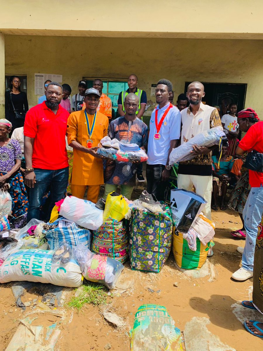 rotaractd9127ng's tweet photo. Project Title: A day international service outreach - Relief Aid to IDP camp. 

Project Objective:

To provide humanitarian aid, support, and resources to Internally Displaced Persons (IDPs) residing in AGAN CAMP, enhancing their well-being, dignity, and quality of life. https://t.co/nvmros46pm