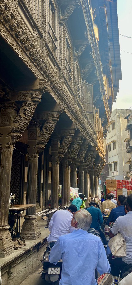 MehHarshil's tweet image. Traffic jam in old city. #Amdavad