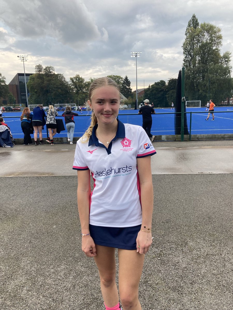 A milestone day for Mollie today, making her debut in the Premier Hockey League ⁦<a href="/SutColHockeyL1s/">Mighty Pinks 1s</a>⁩ .Versus a good Birmingham University team. It wasn’t a win, but you dun greattttt Girl. 😍