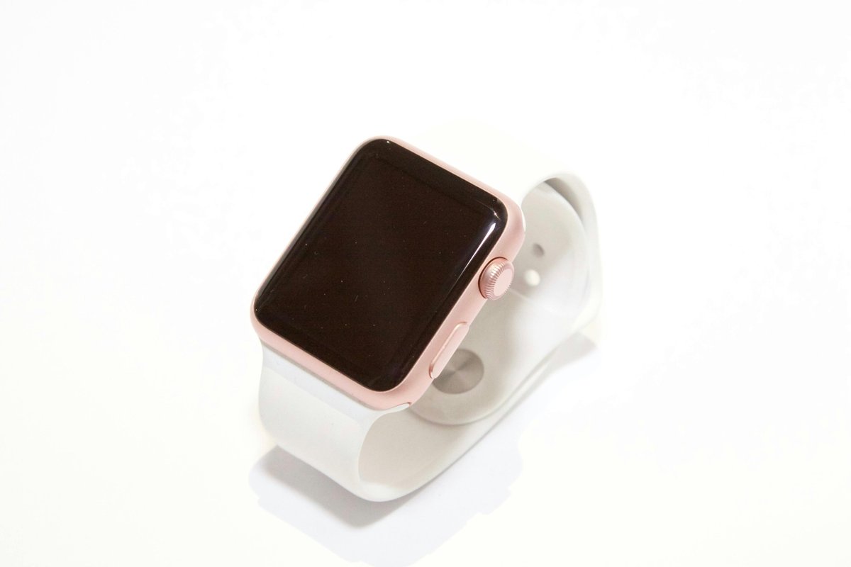 Fathios200's tweet photo. My latest #kit: Smart Watches https://t.co/CjBhJmrduj 
#SmartWatches https://t.co/VQpcYPJcaY
