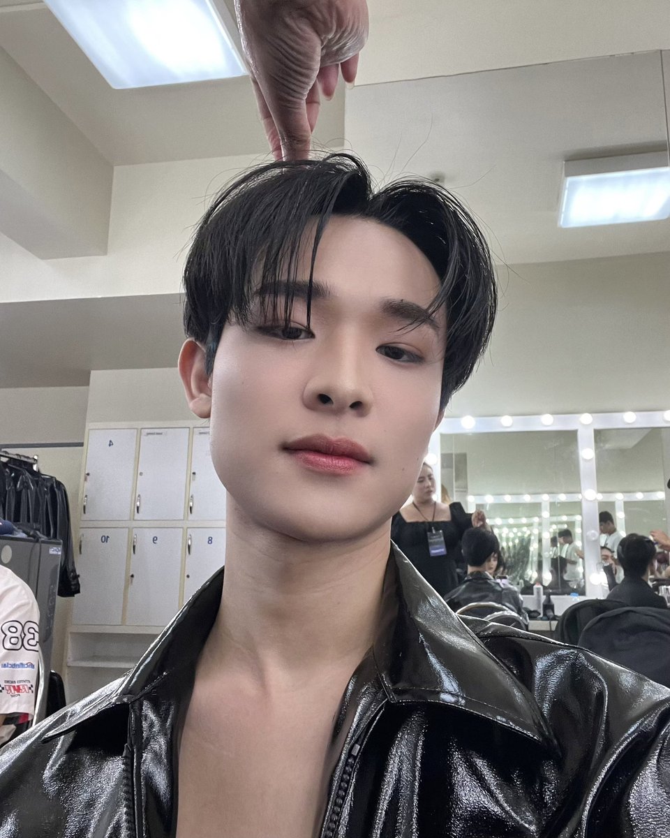 สวัสดีค้าบบ! เคนจิ A13 ค้าบ!
ก่อนอื่นเลย ขอขอบคุณผู้ใหญ่ใจดีที่ทำให้พวกเรา #ProjectAlphaTH ได้กลับมาเคลื่อนไหวอีกครั้ง และดีใจมากๆๆ ที่ได้เจอกับทุกๆคนใน #LYKNConcert วันนี้ ยังคอย support Lykn และทุดท้ายขอขอบคุณทุกๆคนที่ยังคอยติดตามพวกเราอยู่เรื่อยๆ รักเสมอ แล้วพบกัน🐺🫶🏻