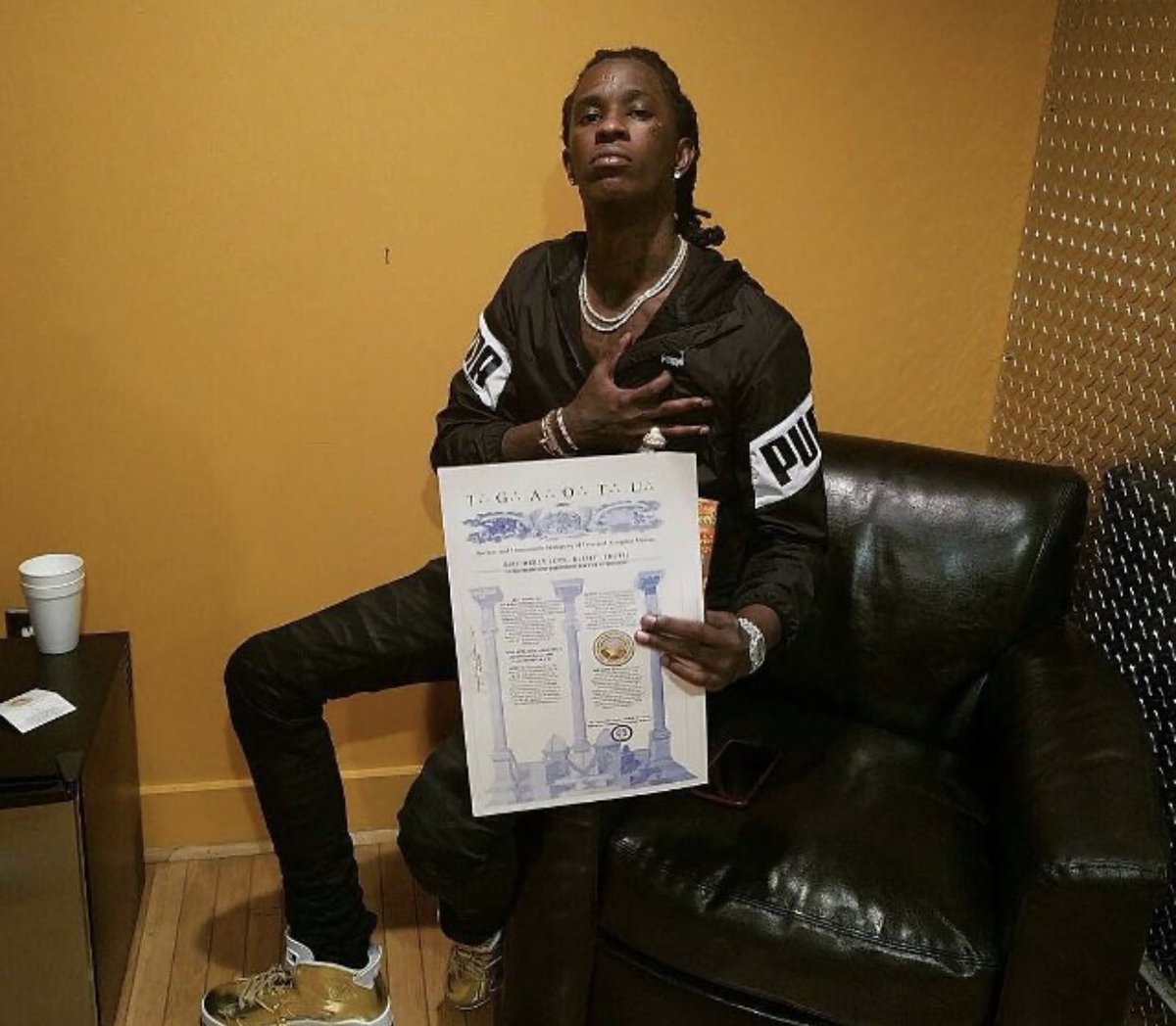PlugEdition's tweet photo. “I’m a Mason , I beat all my cases”
- Young Thug 

Freemason sellout thug sacrificed rich homie quan , lil keed , his sister , bm , goats &amp; more all during this trial , we ain’t forget ! He won’t face the time he’s supposed to cus of his Masonic &amp; demonic connections , WATCH https://t.co/BhJlqEV2Az