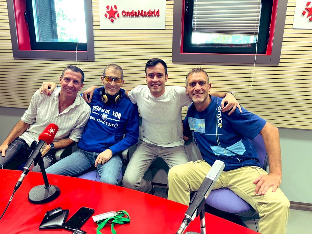 Adrián Méndez (@adrianmenddez) on Twitter photo 🔝Hoy hemos tenido el privilegio de levantar el telón del 🏀 en el <a href="/PartidodelaOnda/">El Partido de la Onda</a> de <a href="/ondamadrid/">Onda Madrid</a> junto a un equipazo de estrellas como <a href="/jluisllorente/">José Luis Llorente</a>, <a href="/inaki_demiguel/">Iñaki de Miguel</a> y <a href="/NachoRodri1970/">Nacho Rodríguez</a> con el primer clásico de la temporada #SupercopaEndesa 🔥 🔝Hoy hemos tenido el privilegio de levantar el telón del 🏀 en el <a href="/PartidodelaOnda/">El Partido de la Onda</a> de <a href="/ondamadrid/">Onda Madrid</a> junto a un equipazo de estrellas como <a href="/jluisllorente/">José Luis Llorente</a>, <a href="/inaki_demiguel/">Iñaki de Miguel</a> y <a href="/NachoRodri1970/">Nacho Rodríguez</a> con el primer clásico de la temporada #SupercopaEndesa 🔥
