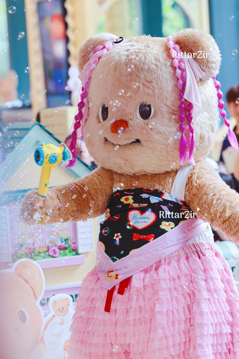 น่ารักจังเลย ผมสีจมปู ชุดสีจมปู ยิงฟองสบู่รัวๆเลยค่ะ 🫧🩷✨

#Butterbear #ด้อมน้องเนย
#RittarZirxButterbear