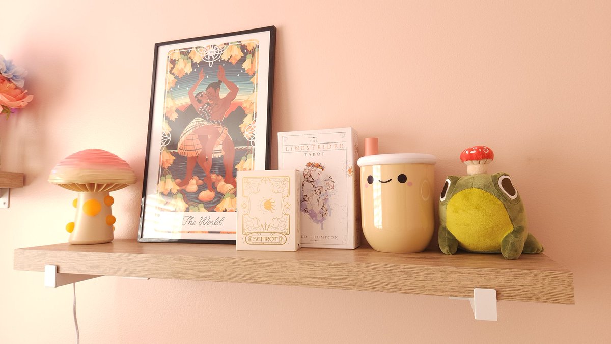 My favorite corner of my studio 🥹💖